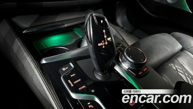BMW 5-Series 2019 thumb 9