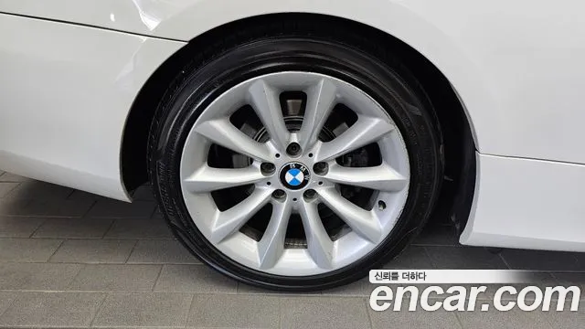 BMW 3-Series 2012 thumb 5