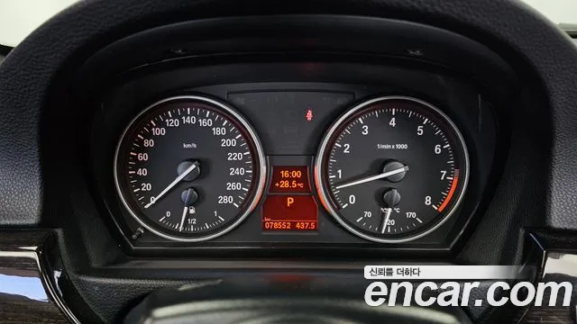 BMW 3-Series 2012 thumb 8