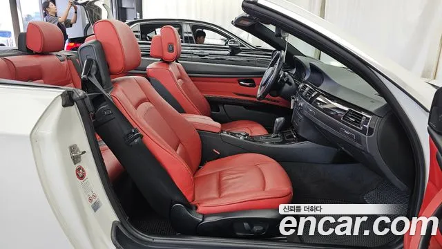 BMW 3-Series 2012 thumb 11