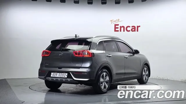 Kia Niro 2016 thumb 2