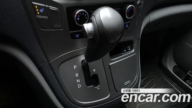 Hyundai Starex 2015 thumb 9