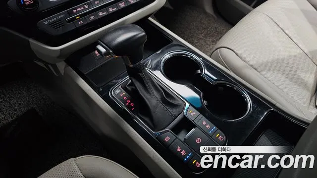 Kia Carnival 2018 thumb 9