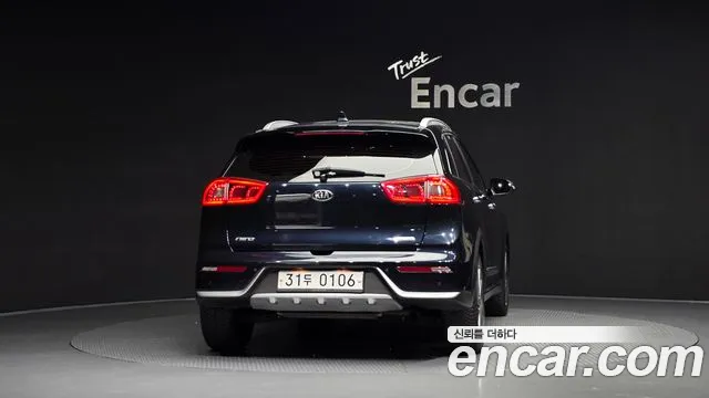 Kia Niro 2016 thumb 3