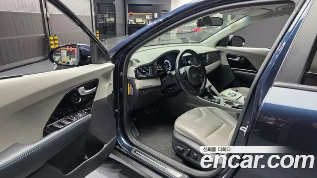 Kia Niro 2016 thumb 9
