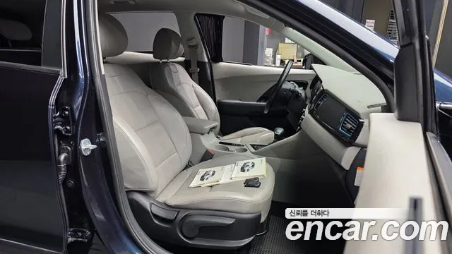 Kia Niro 2016 thumb 10