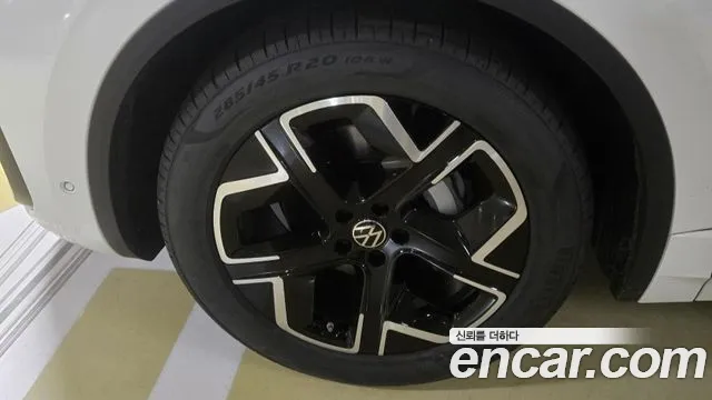 Volkswagen Touareg 2026 thumb 5