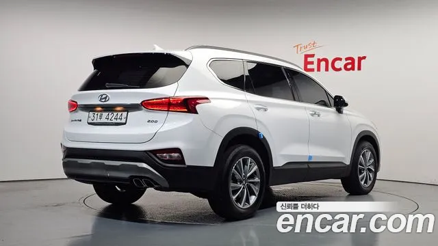 Hyundai Santa Fe 2018 thumb 2