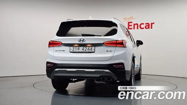 Hyundai Santa Fe 2018 thumb 4