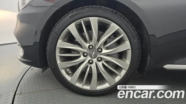Genesis G80 2016 thumb 5