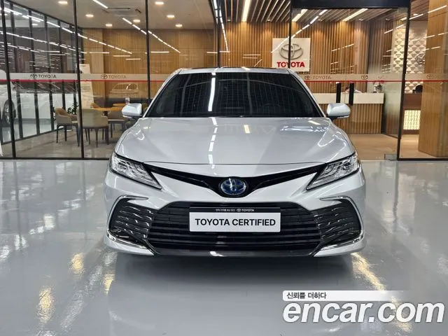 Toyota Camry 2023 thumb 3