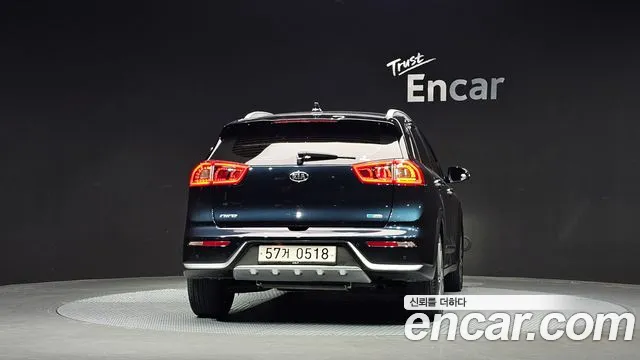 Kia Niro 2016 thumb 4