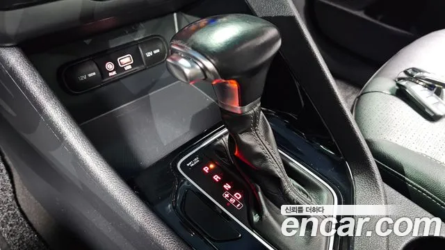 Kia Niro 2016 thumb 9