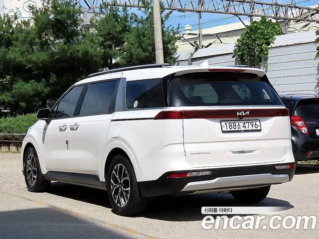Kia Carnival 2021 thumb 3