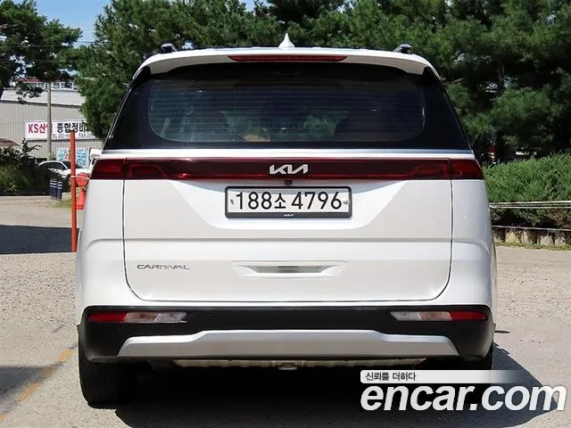Kia Carnival 2021 thumb 4