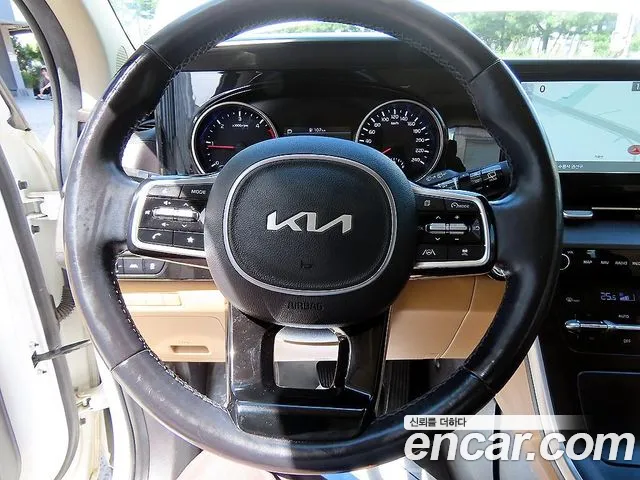 Kia Carnival 2021 thumb 9