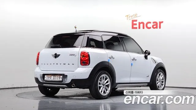 MINI Countryman 2016 thumb 2
