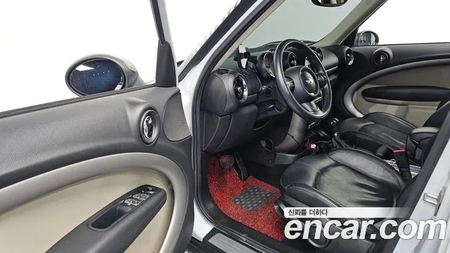 MINI Countryman 2016 thumb 10