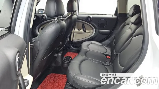 MINI Countryman 2016 thumb 11