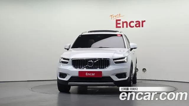 Volvo XC40 2021 thumb 3