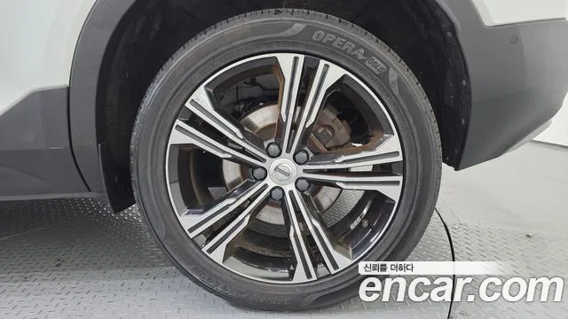 Volvo XC40 2021 thumb 5