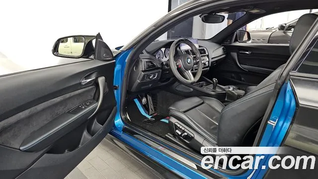 BMW M2 2017 thumb 10