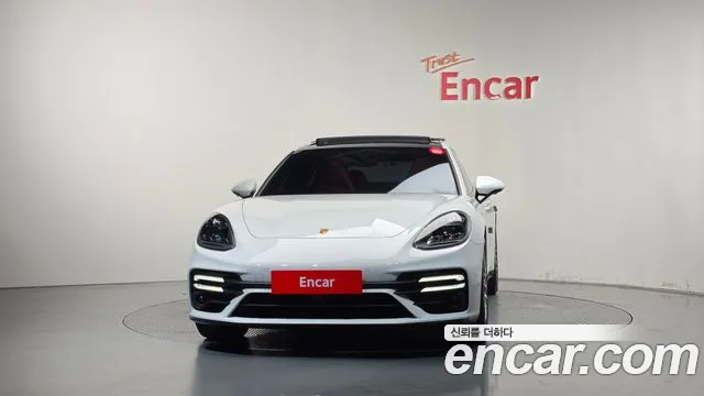 Porsche Panamera 2021 thumb 3