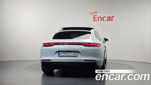 Porsche Panamera 2021 thumb 4