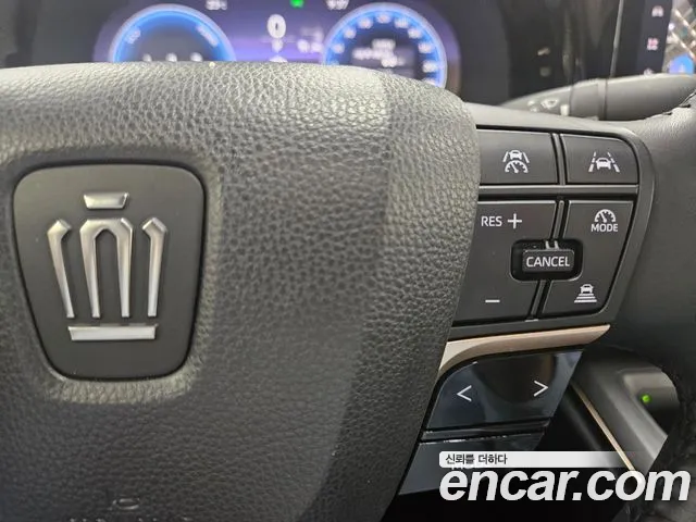 Toyota Crown 2023 thumb 8
