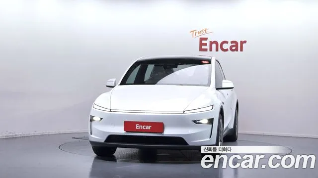 Tesla Model Y 2026 thumb 3