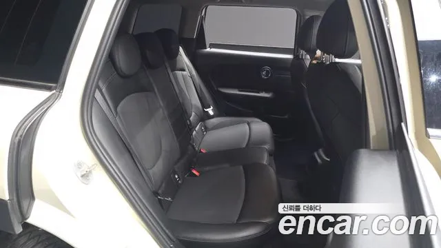 MINI Clubman 2021 thumb 11