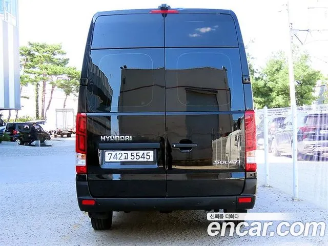 Hyundai Staria 2024 thumb 4