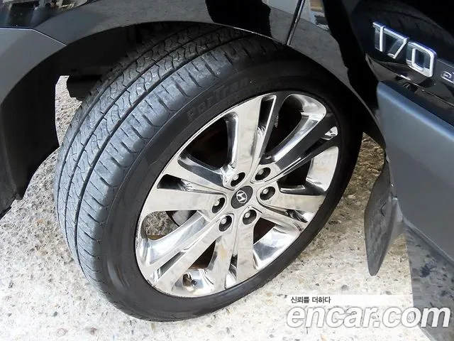 Hyundai Staria 2024 thumb 5