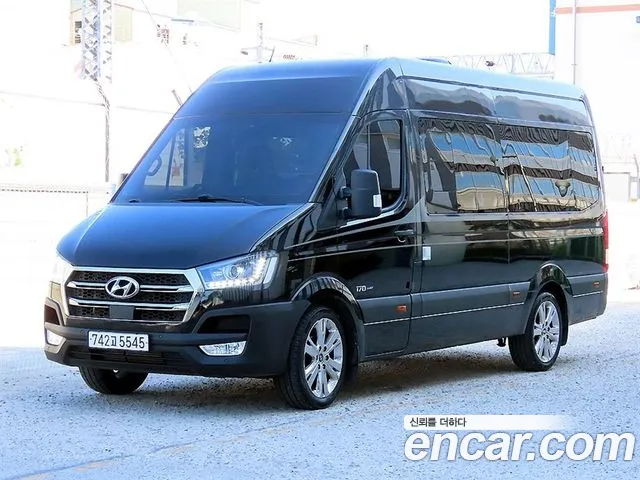 Hyundai Staria 2024 thumb 11