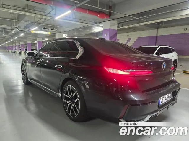 BMW 7-Series 2025 thumb 2