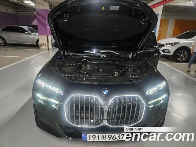 BMW 7-Series 2025 thumb 6