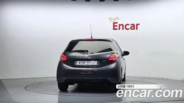 Peugeot 208 2014 thumb 4