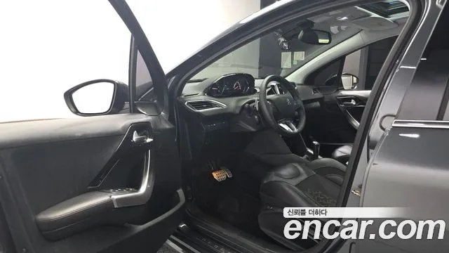 Peugeot 208 2014 thumb 10