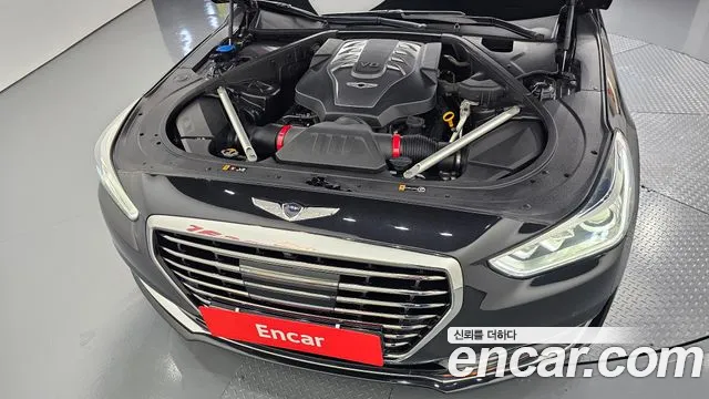 Genesis G90 2018 thumb 5