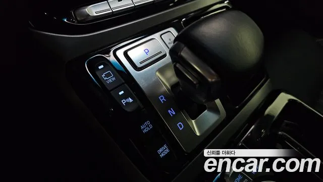 Genesis G90 2018 thumb 8