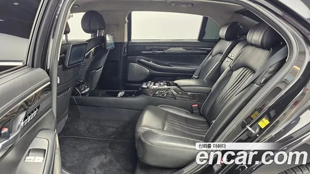 Genesis G90 2018 thumb 11