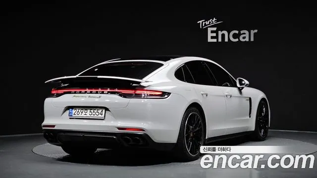 Porsche Panamera 2022 thumb 2