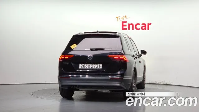 Volkswagen Tiguan 2020 thumb 4