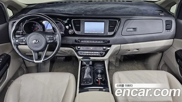 Kia Carnival 2016 thumb 7