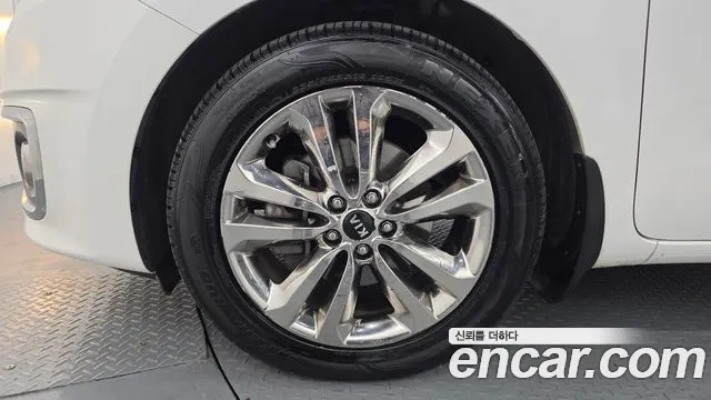 Kia Carnival 2014 thumb 5