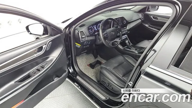 Hyundai Grandeur 2017 thumb 11
