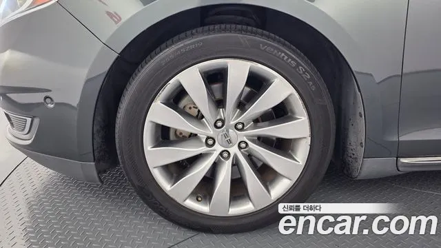 Lincoln MKS 2016 thumb 5