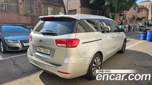 Kia Carnival 2014 thumb 3