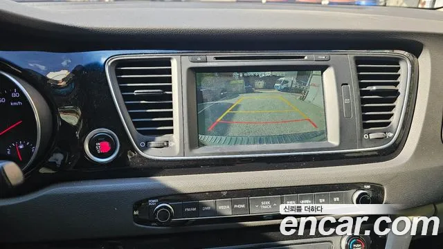 Kia Carnival 2014 thumb 9