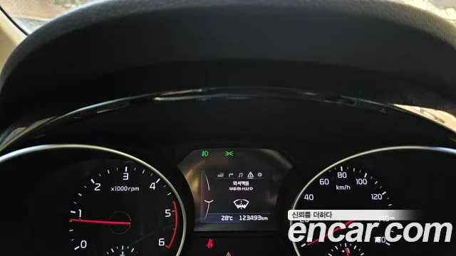 Kia Carnival 2014 thumb 10
